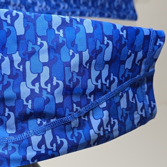 {Vineyard Vines} Blue Whale Outline Printed Performance Leggings - Large - Picture 5 of 13